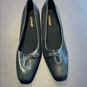 Woman’s Liz Baker leather pumps size 8m